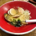 蛤スープと生海苔が香るはまぐりラーメン(はまぐり屋串左衛門)