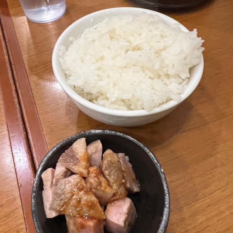 半ライス、チャーシュー(ラーメン稲荷屋)