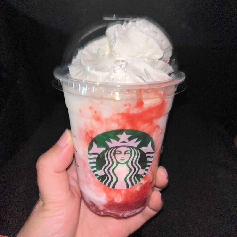 スターバックスストロベリーフラペチーノ(スターバックスコーヒー 津島大坪店)