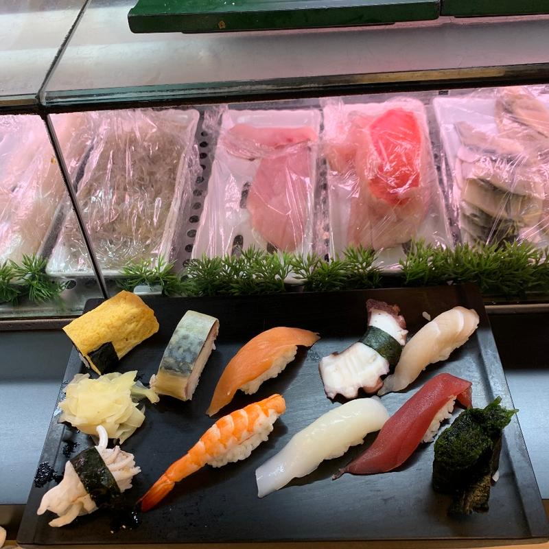 にぎり（玉子・青のり・カジキ・バチキハダ・いか・たこ・いかげそ・サーモン・海老）(すしざんまい 川崎店)