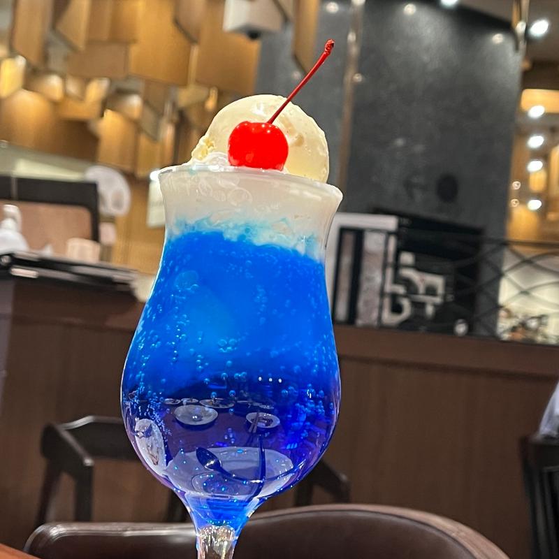 青のクリームソーダ(パーラー大箸（純洋食とスイーツ パーラー大箸）)