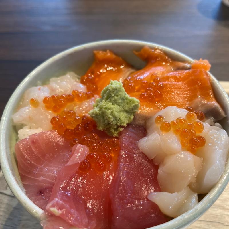 (小田原漁港　とと丸食堂)