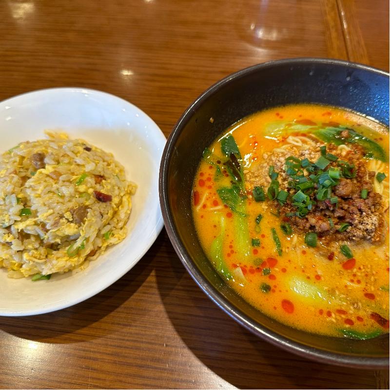 麺飯セット（坦々麺＋炒飯）(中国料理 千琇)
