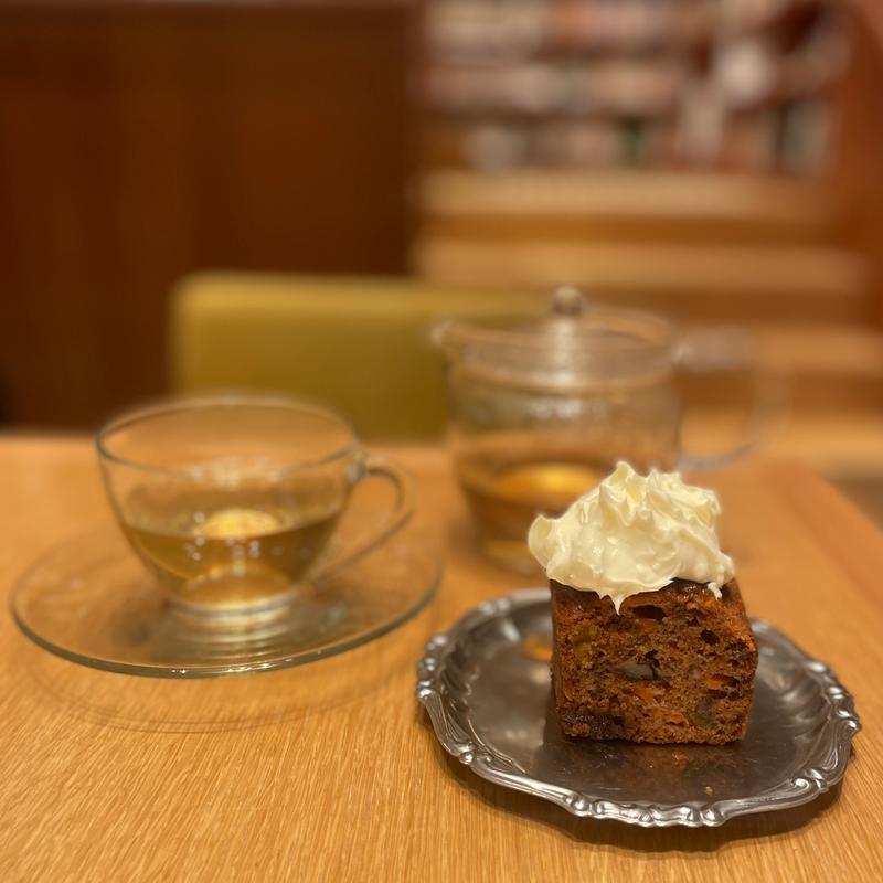 キャロットケーキ(本と野菜 OyOy)