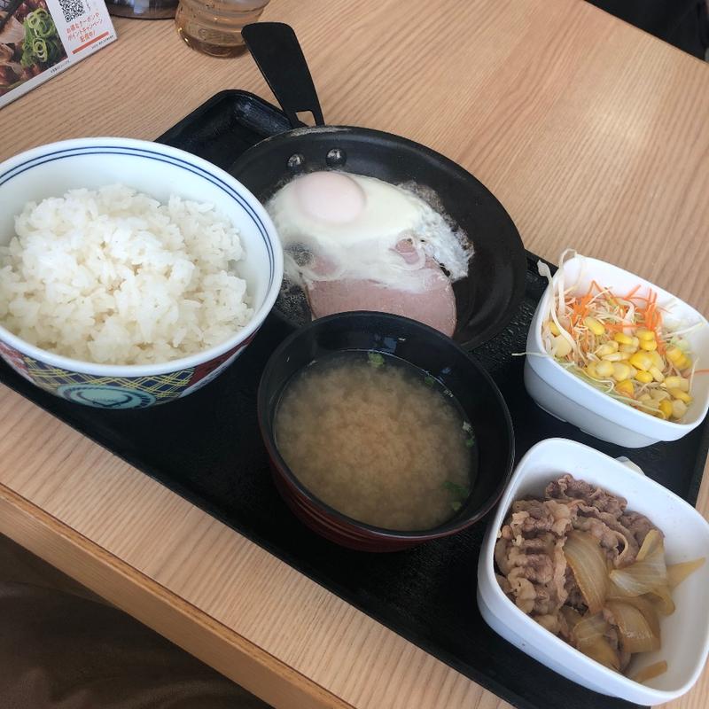 ハムエッグ牛小鉢定食(吉野家 環状通東店)