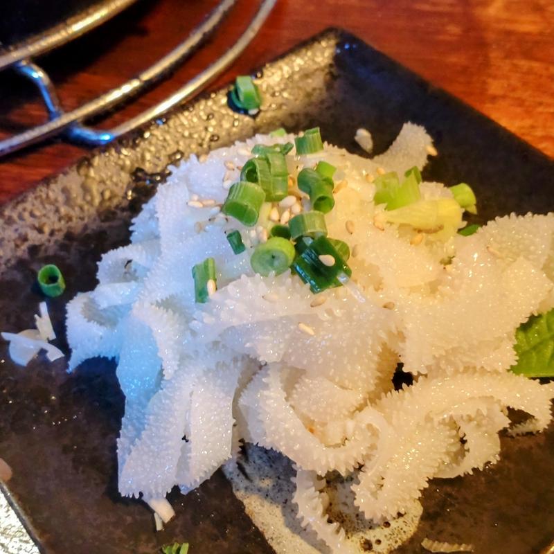 白センマイ刺し(炭火焼きホルモンまんてん 中野)