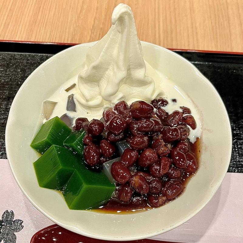 クリームあんみつ(茶房 いせはん )