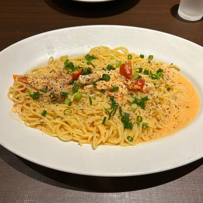 炙りトロサーモンのトマトクリーム(鎌倉パスタ イオンモール常滑店)