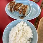 土日祝日限定餃子とライス