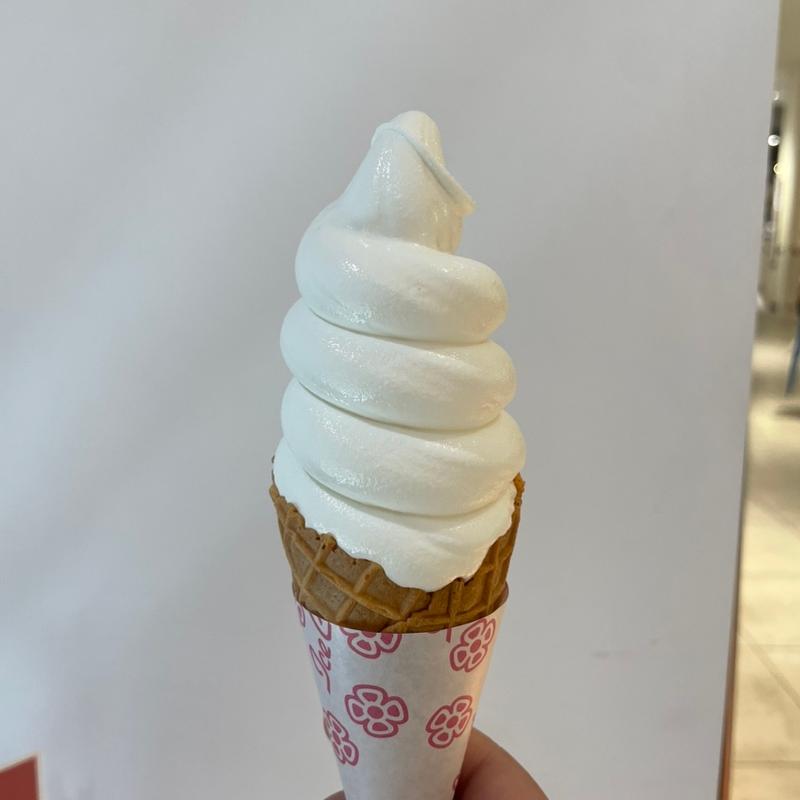 カントリーホーム風景ソフトクリーム(北海道ライブマルシェ)