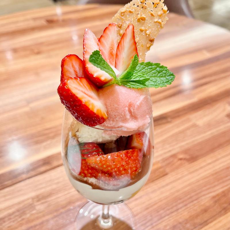 90thアニバーサリープレミアムパフェ(いたがき 仙台三越店 )