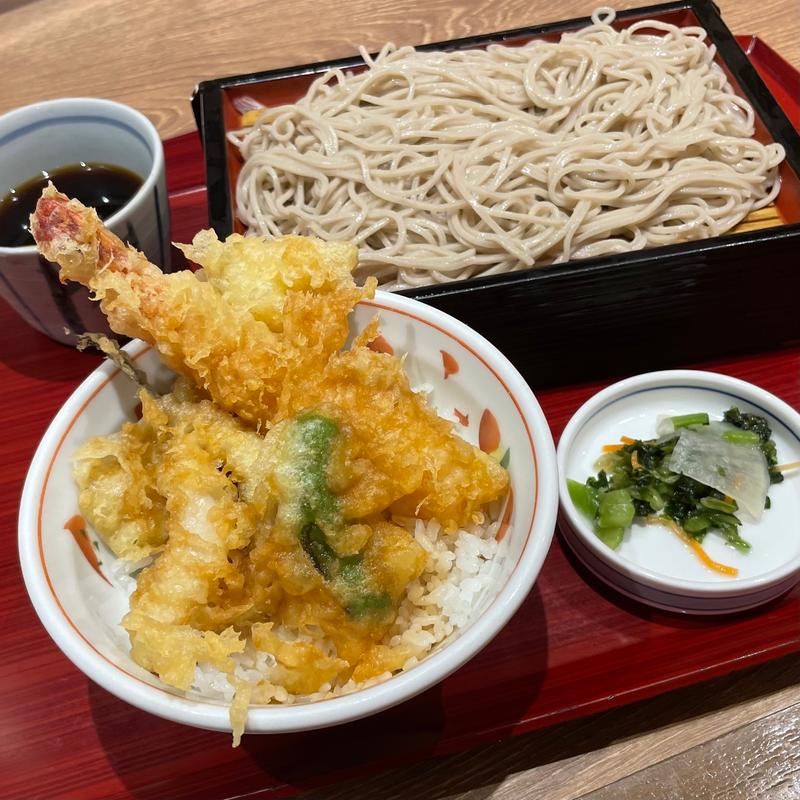 海の幸天丼とそばのセット(蕎麦と酒 いろり庵 上野店)