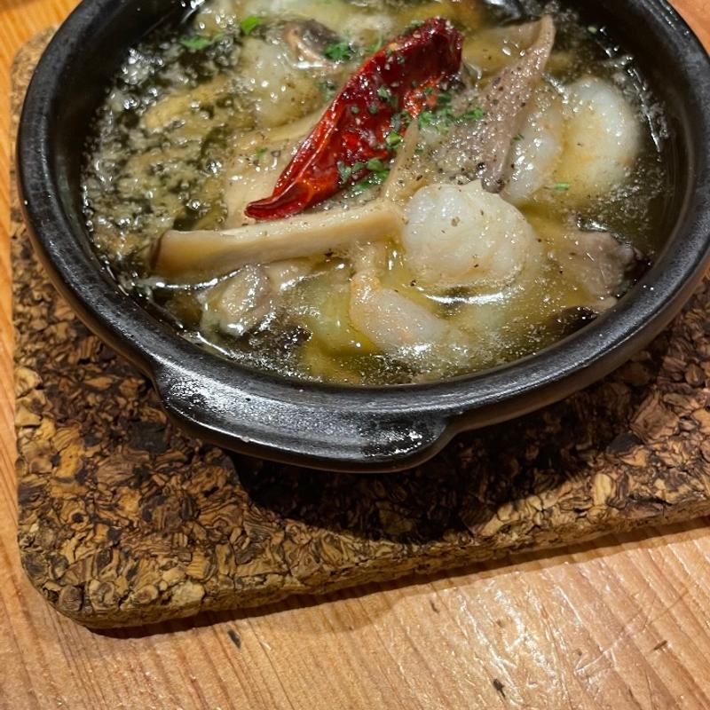 旨みたっぷりアヒージョ(海老)(立ち呑みwine Maru-shu（ワイン マルシュ）2)