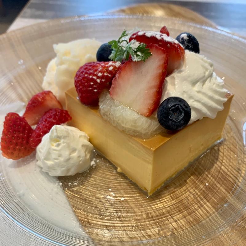 なつかしのプリンアラモード(KURUTOおおぶ x タニタカフェ)