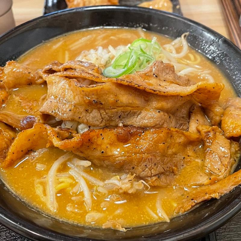 炙り豚バラ百年マルキン味噌ラーメン(マルキン本舗 みかも店 )
