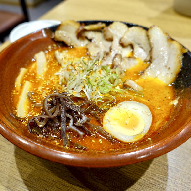 焙煎辛みそ炙りとろ豚チャーシュー麺(吉山商店 なんばラーメン一座店)