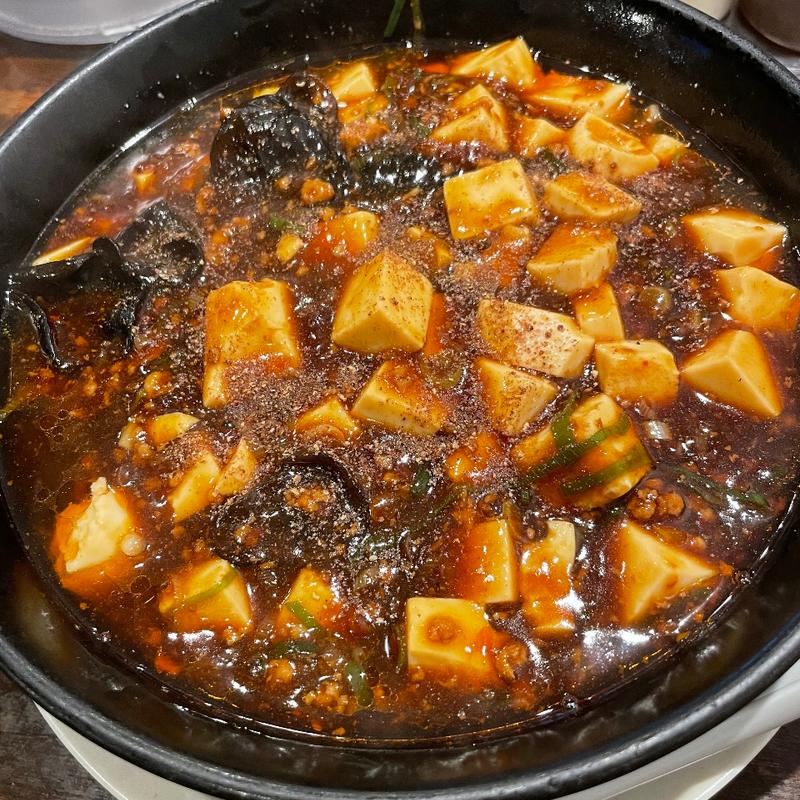 麻婆麺大盛(中華食堂 よしだ屋)