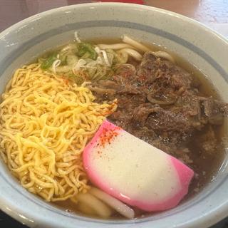 見蘭牛すじうどん