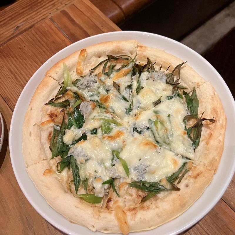 駿河湾産しらすと九条ネギの和風ピザ(BEERNOVA URAWA)