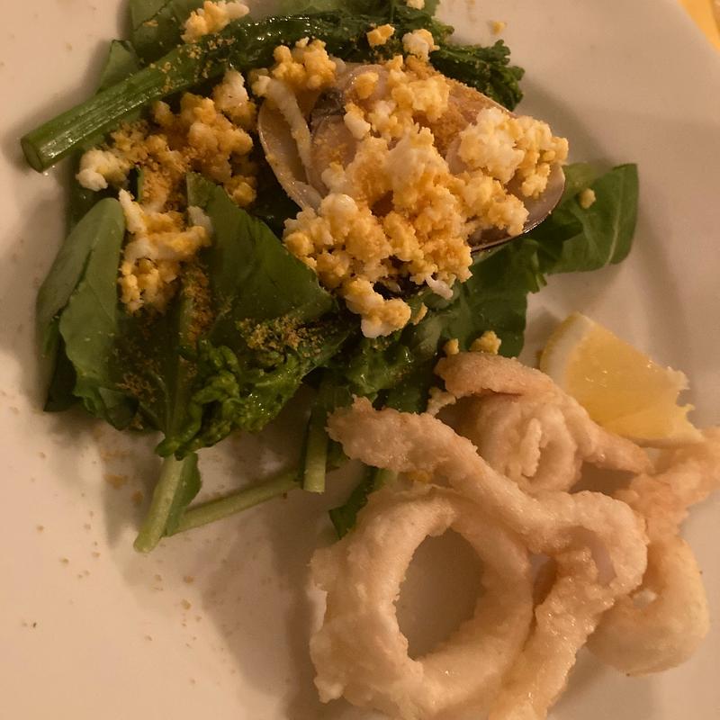 前菜　イカのフリット、蛤(LA BISBOCCIA)