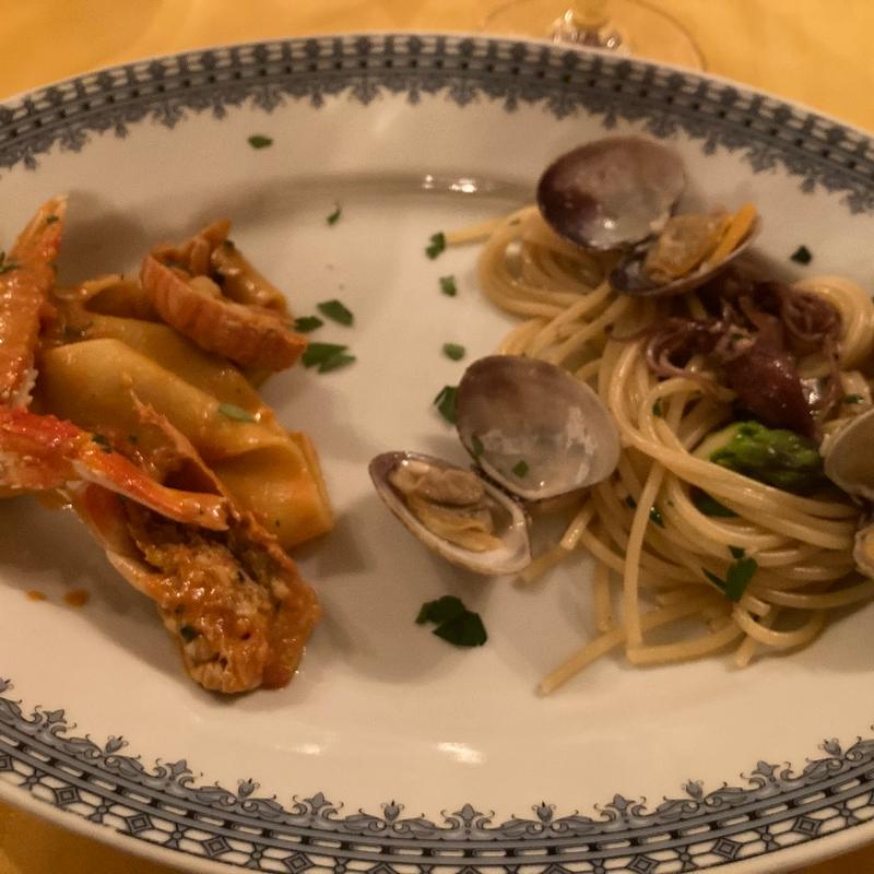 手長海老のパッパルデッレ、ホタルイカとアサリのボンゴレ(LA BISBOCCIA)