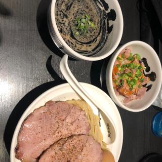 相傳つけ麺（黒）(麺屋武蔵　武骨相傳)