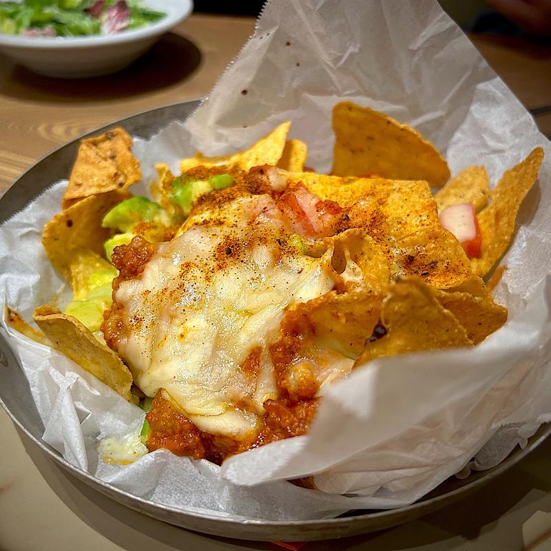 アボカドチーズナチョス(fummy's grill NAGOYA フミーズグリル名古屋)