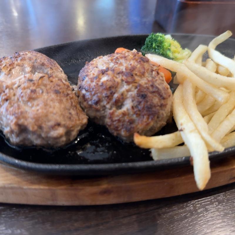 ハンバーグ食べ放題ランチ(鉄板焼 KIWA)