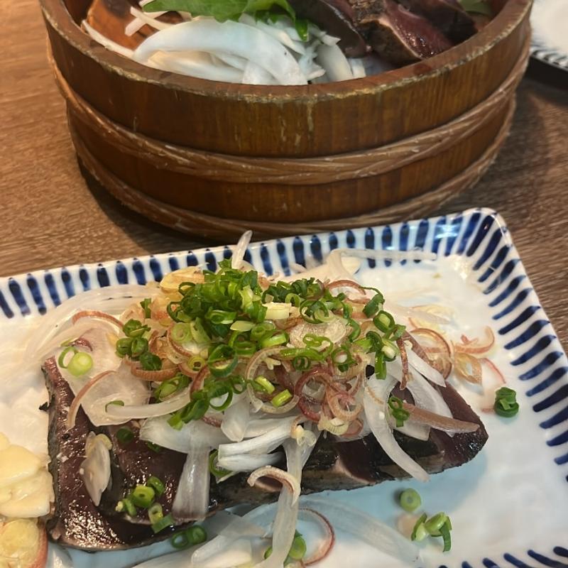 わら焼き鰹のタレたたき(土佐わら焼き 龍神丸 西神中央店)