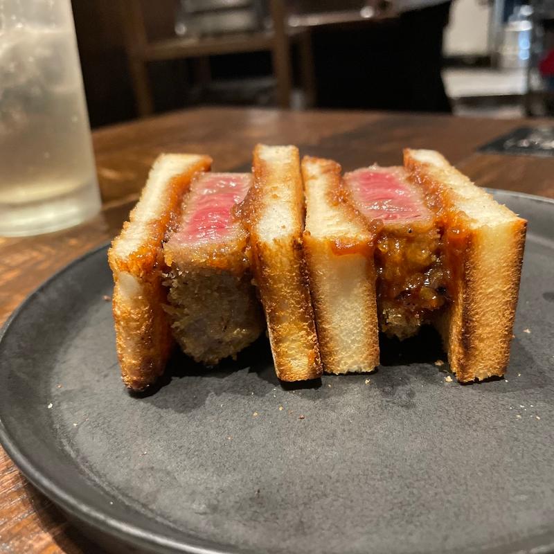 黒毛和牛のステーキサンド(焼肉牛印 京橋エドグラン店)