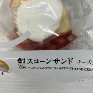 スコーンサンドチーズクリーム＆いちごソース(ローソン 札幌アピア店)