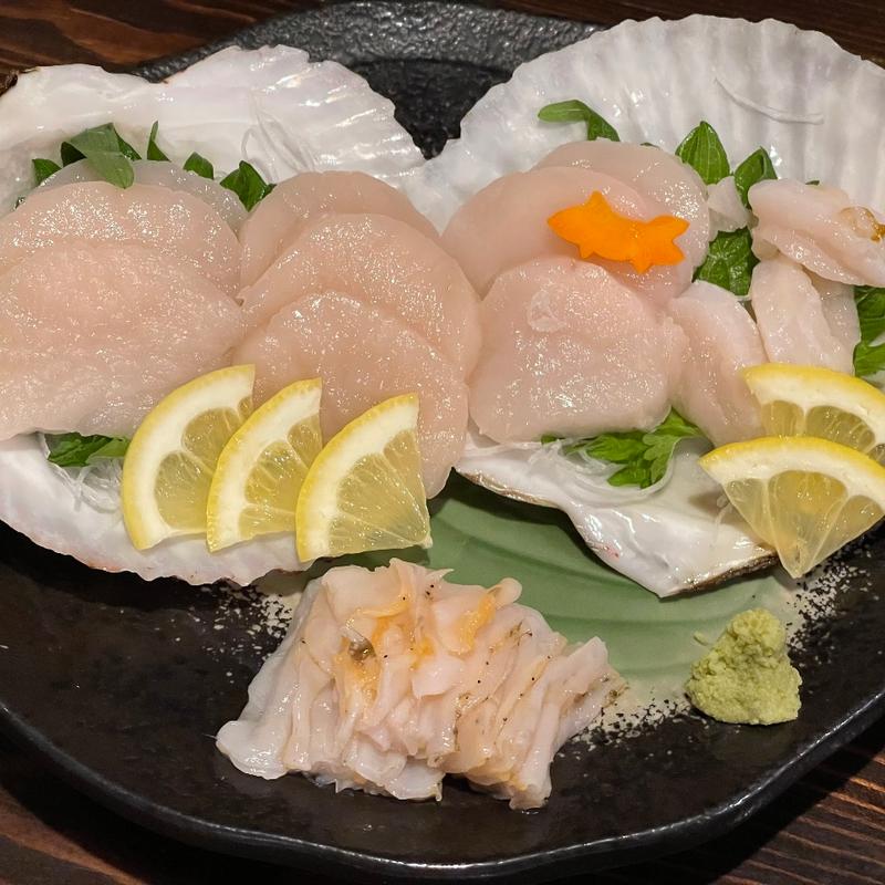 活ホタテ刺し(炭火焼 海ごはん サカナヨロコブ)