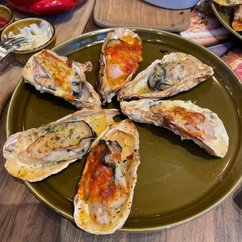 広島産大粒焼き牡蠣3種盛り合わせ(本町キッチン)