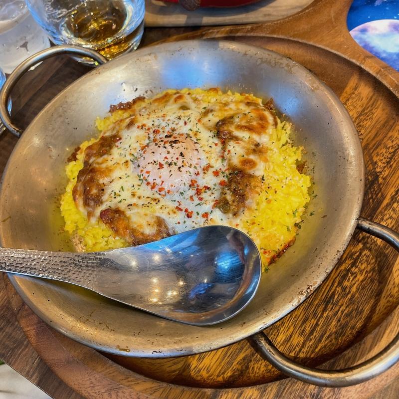 とろーり卵とチーズの焼きカレー(本町キッチン)