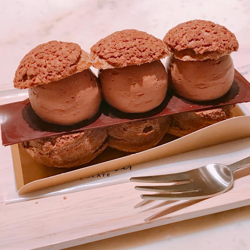 エクレア(グリーンビーントゥバーチョコレート 中目黒本店)