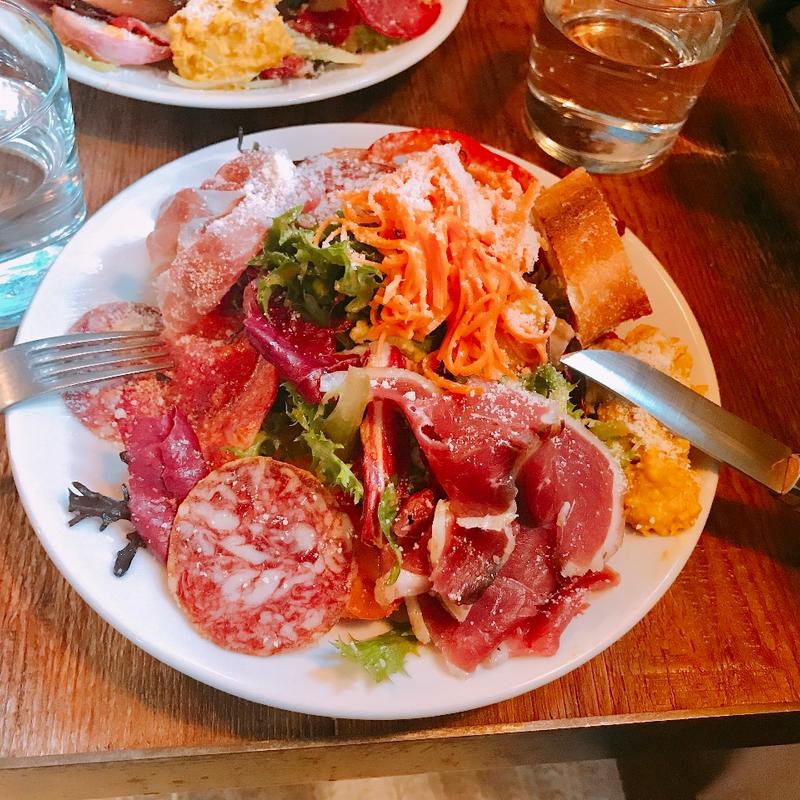 (フレンチビストロ　胃袋にズキュン)