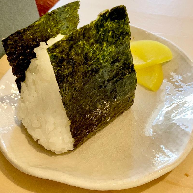 白おにぎり(手打ち釜揚うどん ふぅふー亭 湯里店)