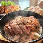 ニクサワ鉄板ステーキ