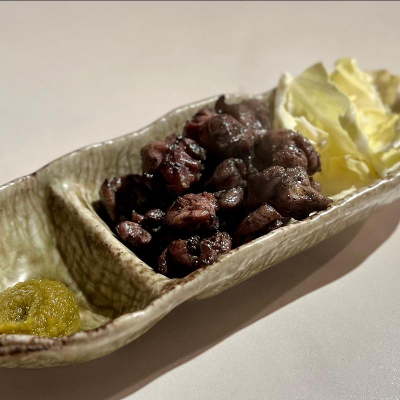 純鶏の炎焼(炭火焼鳥パパロク)