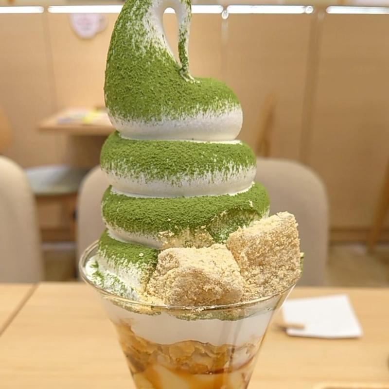 お抹茶ソフトパフェ(からふね屋CAFE ビエラ高槻店)