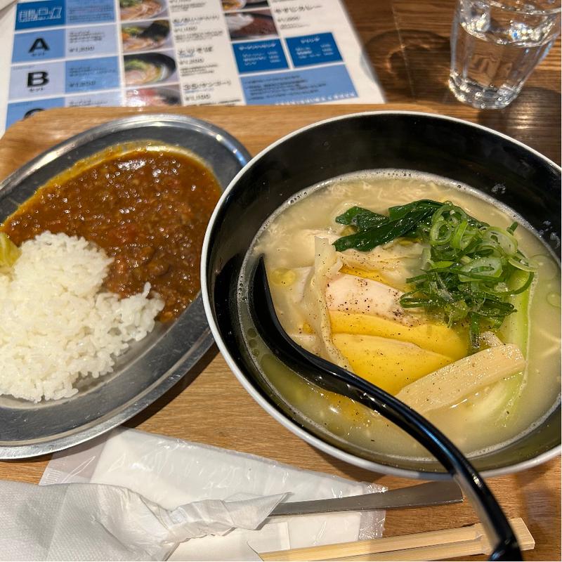 とりそば+1/2牛すじカレー(月島ロック)