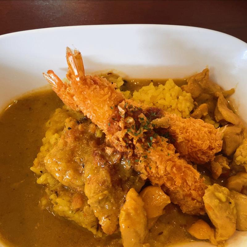 バターチキンカレーエビフライ(洋風食堂 はらいそ)