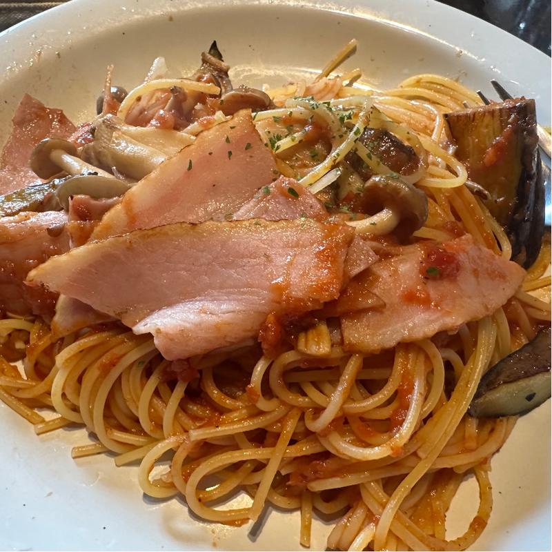 茄子とベーコンのトマトソース(チロリン村 南郷18丁目店)