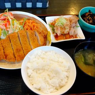 ロースカツ定食(キッチン SALA （キッチン サラ）)