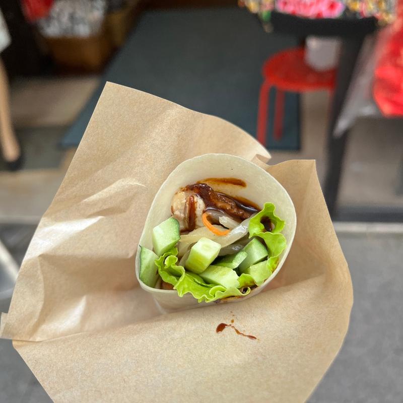 北京ダック(食べ歩きサイズ)(王府井 酒家)