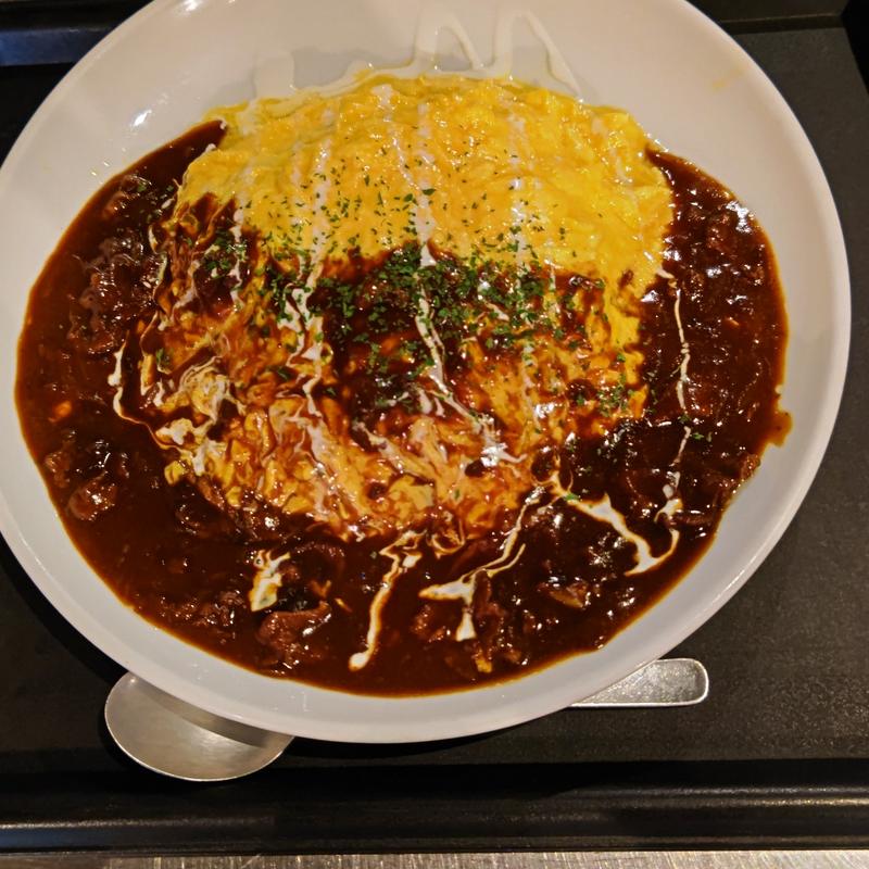 オムライス ビーフハヤシソース(おきらく食堂 イセザキ店)