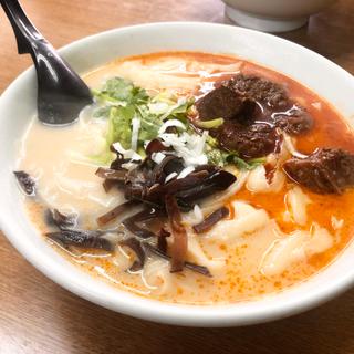 牛肉刀削麺(華隆餐館)