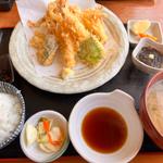 えび地魚天ぷら定食(ひろそう 貝汁食堂)