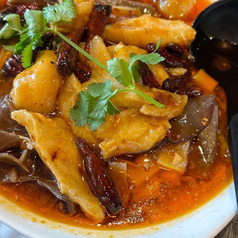 魚或牛ー白身魚と木耳のシチュー(Yimchai (Kingston))