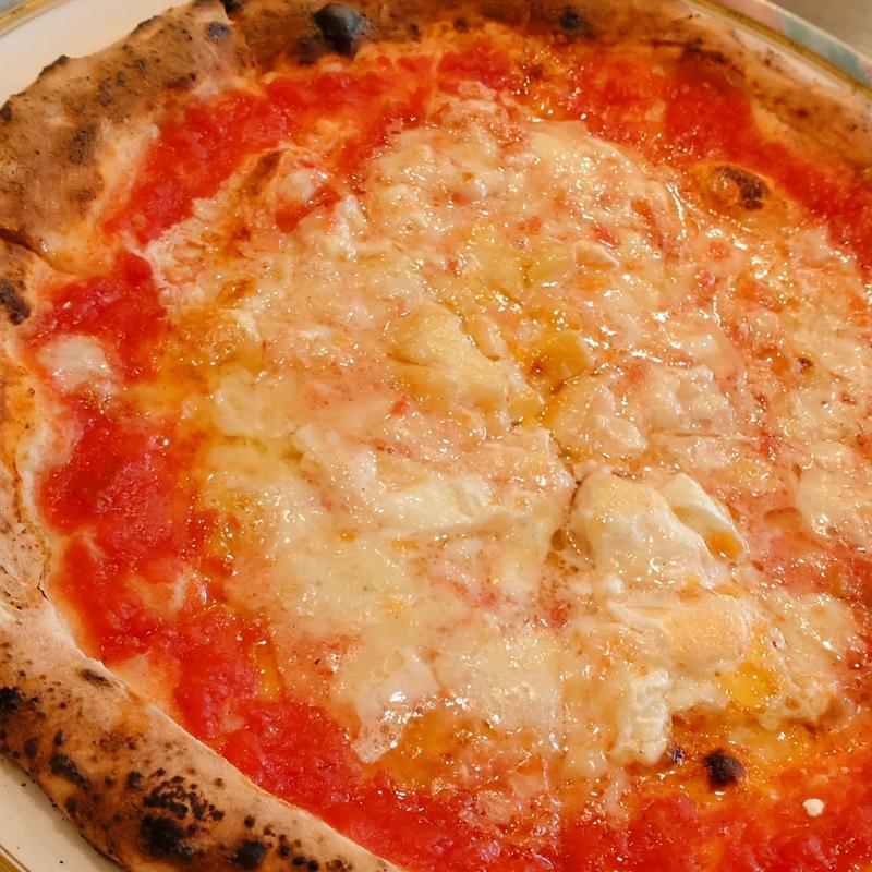 ピッツァ 半熟たまご(ピッツェリア・ジョイヤ)